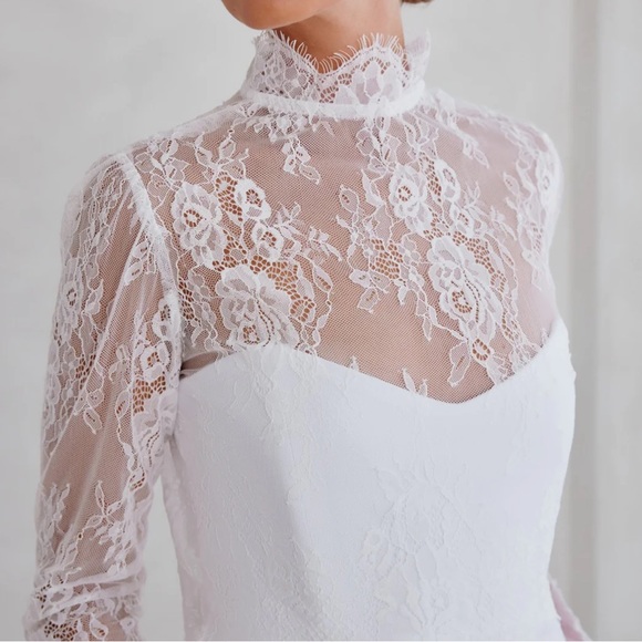 Lace Topper - Picture 2 of 6